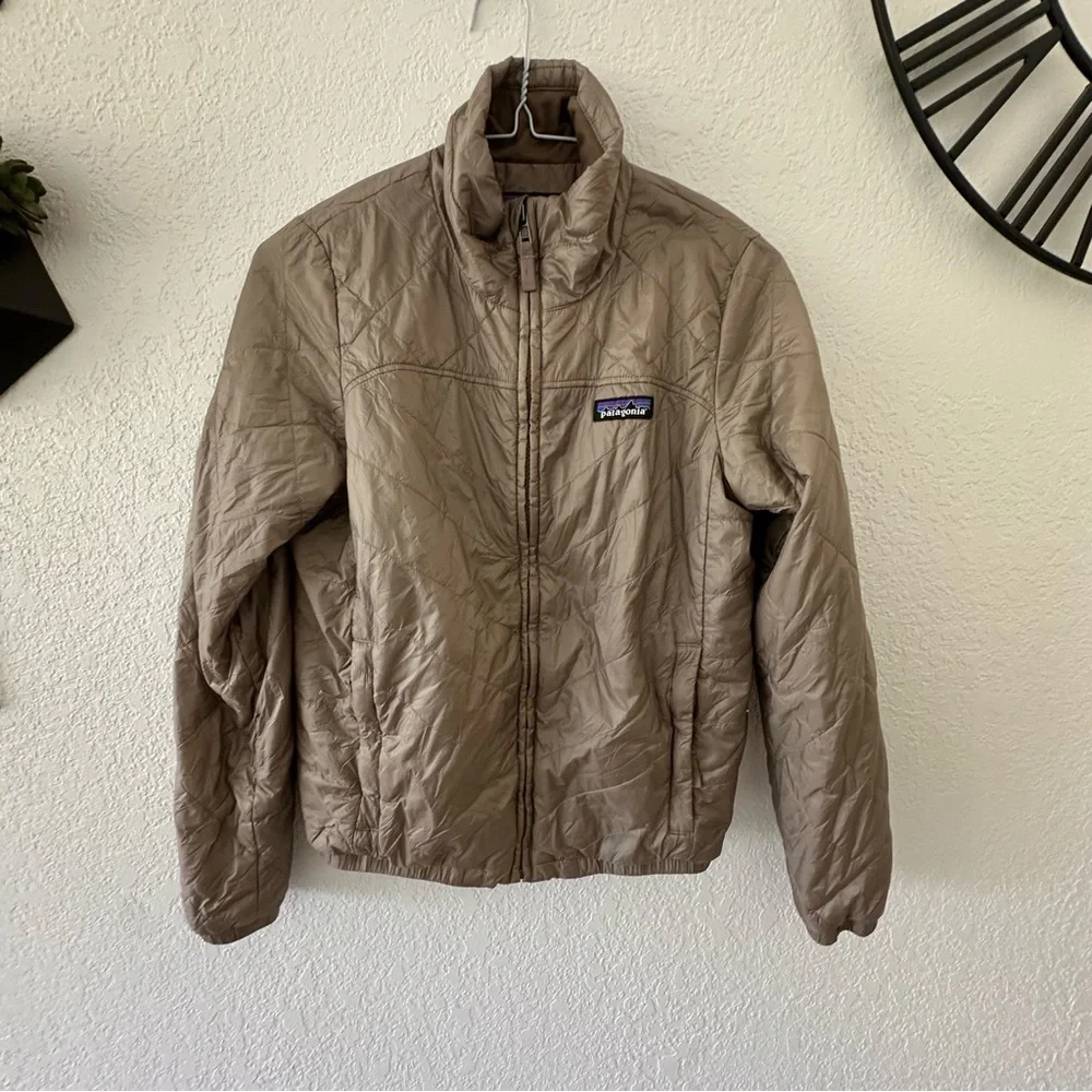 Patagonia womens lightweight Tan Jacket - Picture 2 of 5